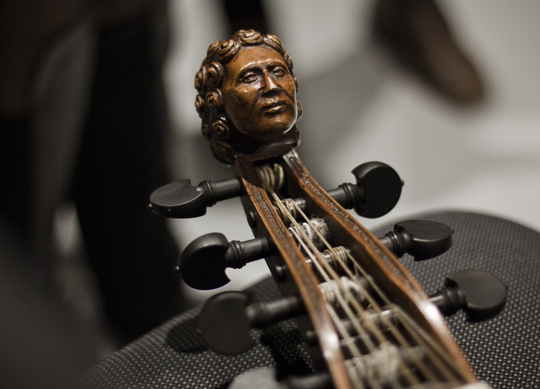Instrument